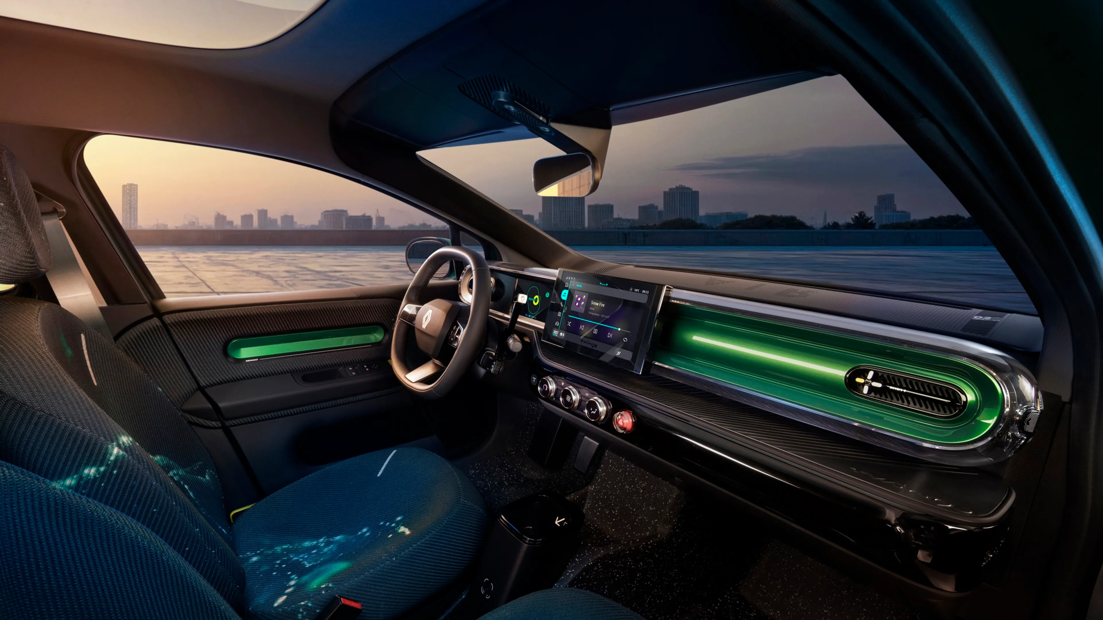 Tableau de bord numérique de Twingo E-Tech electric prototype avec écrans modernes et design